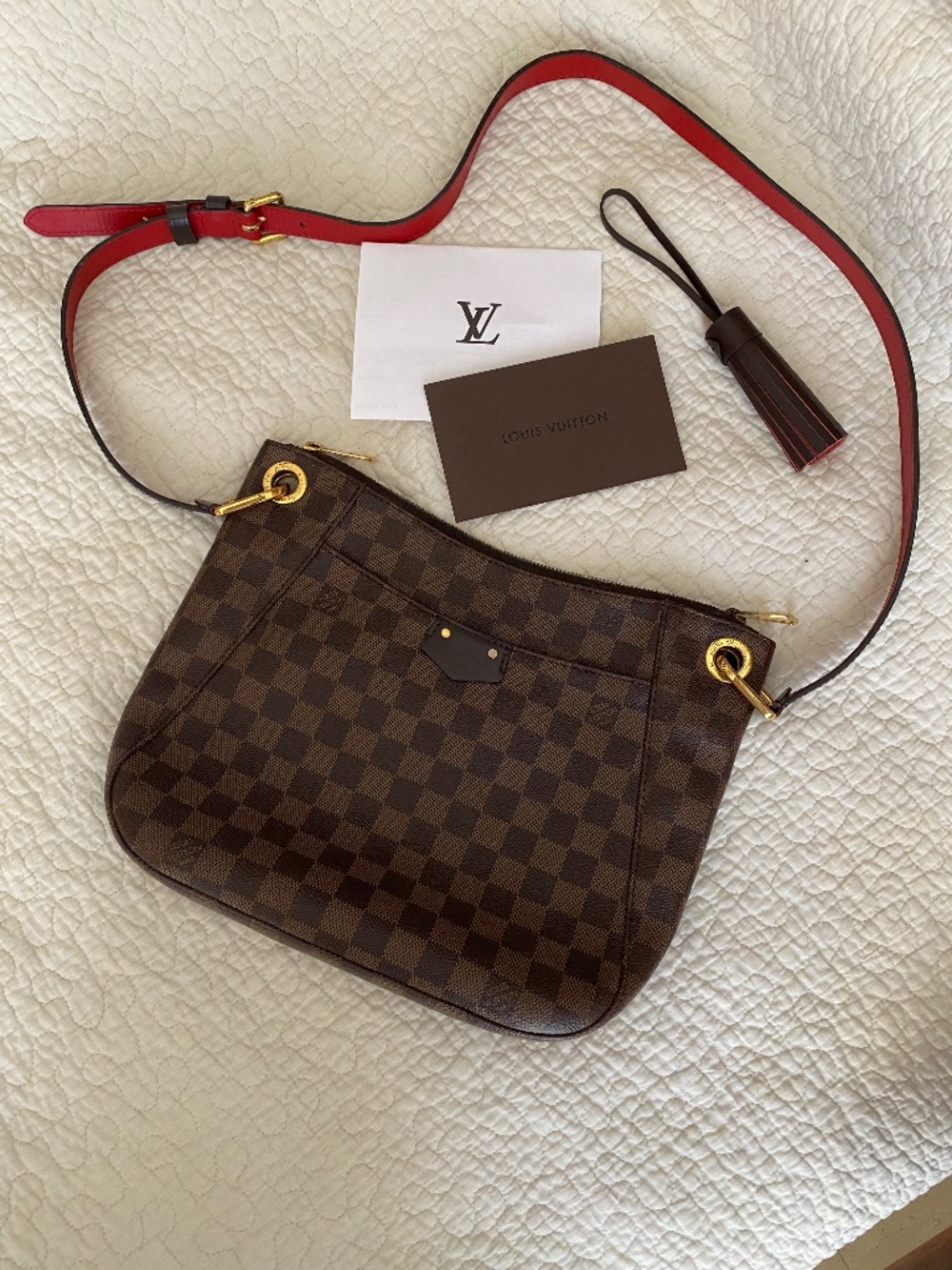 Authentic Louis Vuitton South Bank Besace (Damier)
